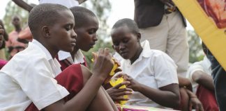 Many school learners can’t afford sanitary pads. But an organisation in Rwanda is working with the country’s banana farmers to change this.