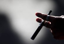Elegant: E-cigarettes may not be as toxic as regular cigarettes
